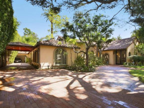 Villa Teresita - Beautifully gated Mediterranean estate